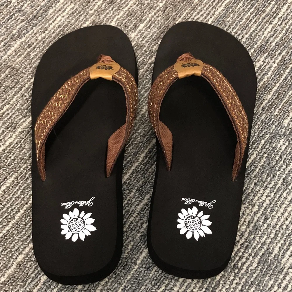 NWOT! Yellow Box Woven Brown Flip Flops Size 9M - Picture 5 of 10